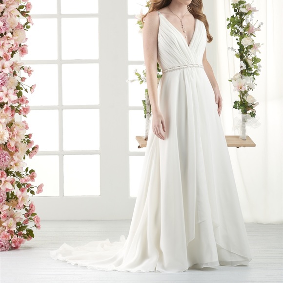 beach wedding clothes